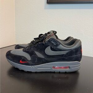 Nike Air Max 1 Black University Red